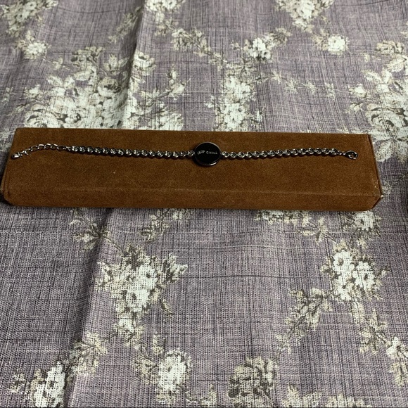 Cat Eye Rhinestone Bracelet - Picture 4 of 8